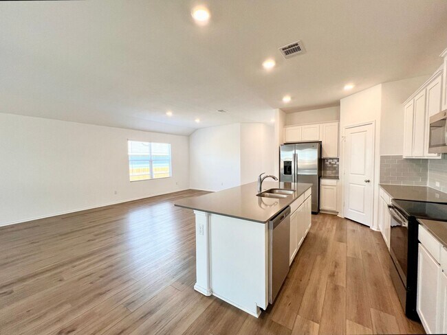 Building Photo - COMING SOON - MID MAY