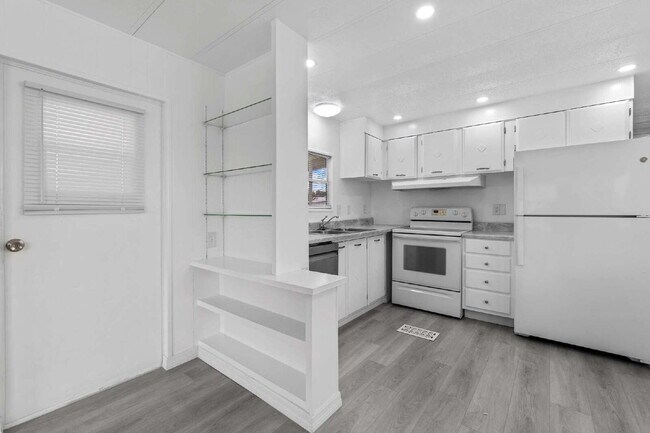 Building Photo - Affordable 2BR/1BA in Orange Blossom section of The Villages