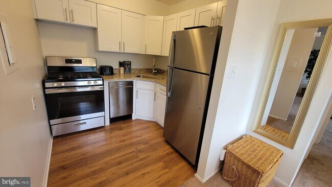 Building Photo - 1501 S George Mason Dr