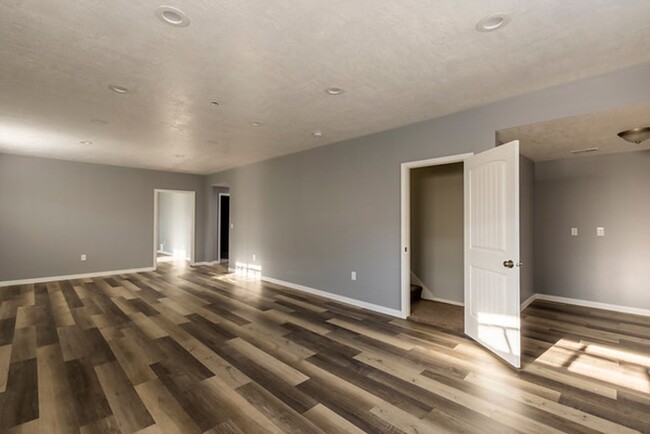 Building Photo - Heber Home