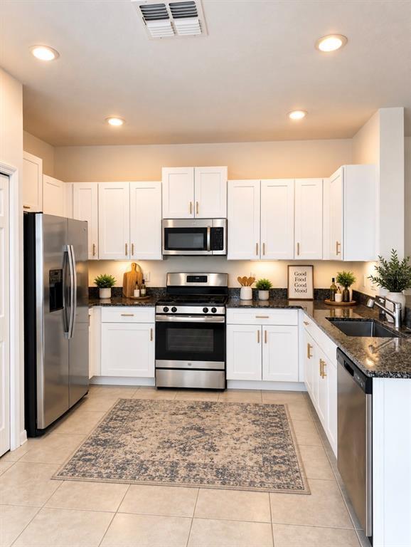 Building Photo - 8212 Crescent Oaks Dr