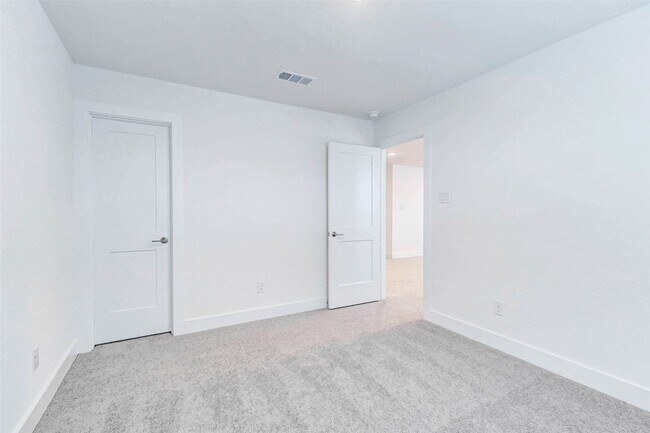 Building Photo - 21734 Persian Lk Dr