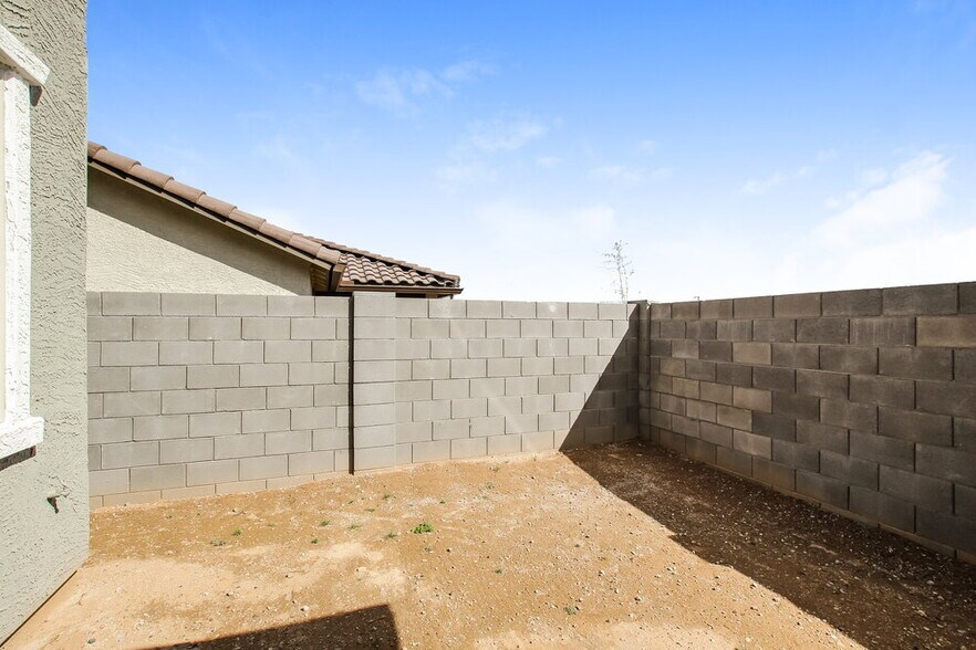 Building Photo - 16663 W Sierra St