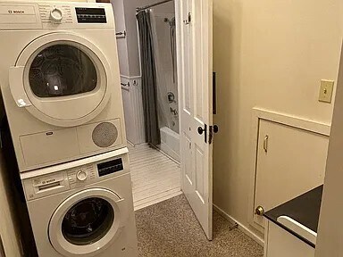 Building Photo - 333 W Main St