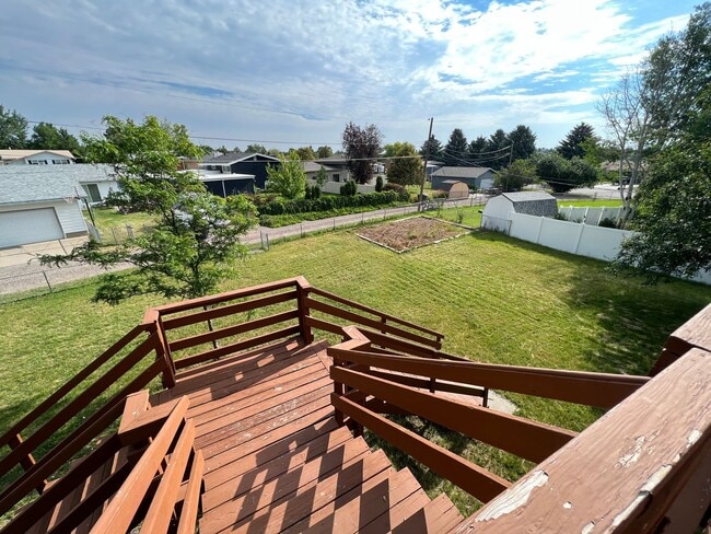 Building Photo - 25% OFF FIRST MONTHS RENT - Beautiful 4 be...
