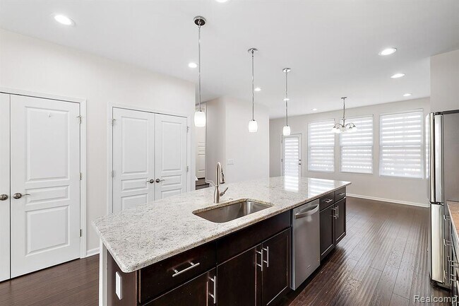 Building Photo - 2884 Glenbar Cir