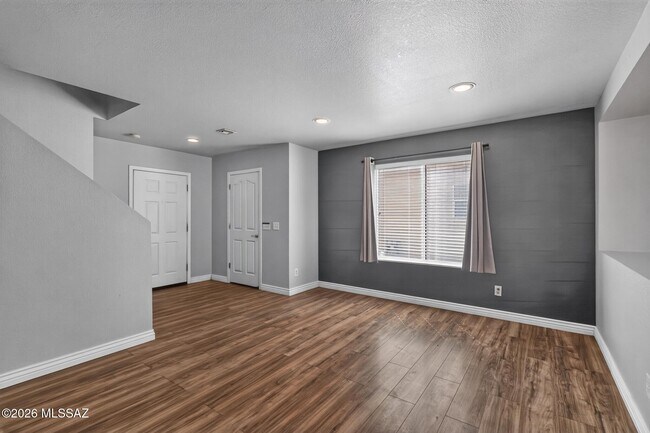 Building Photo - 1337 W Camino Mesa Sonorense