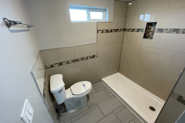 Building Photo - 2204 W Campbell Ave Unit 1