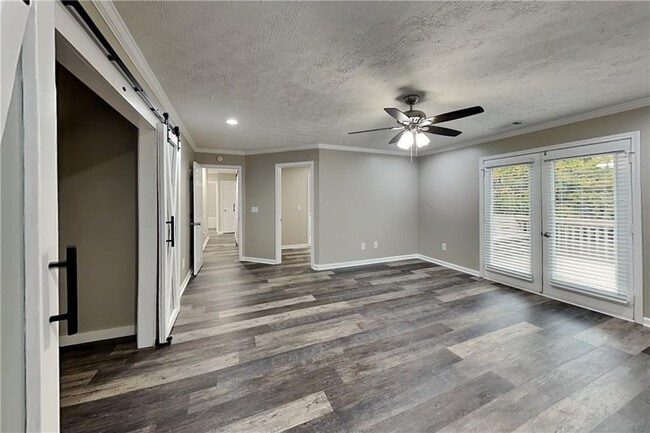 Building Photo - 6072 Devonshire Dr