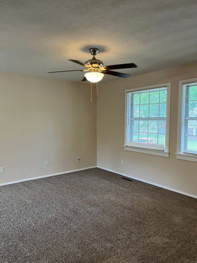 Building Photo - Make this  beautiful home yours!! Features...