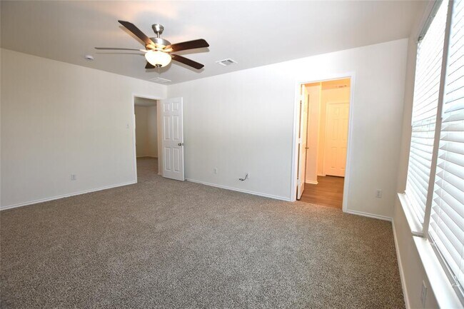 Building Photo - 700 Bayberry Cir