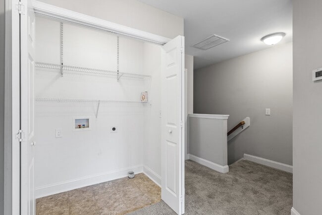 Building Photo - Stonebay Townhome