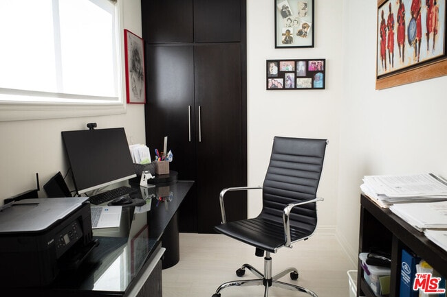 Building Photo - 3063 Deep Canyon Dr