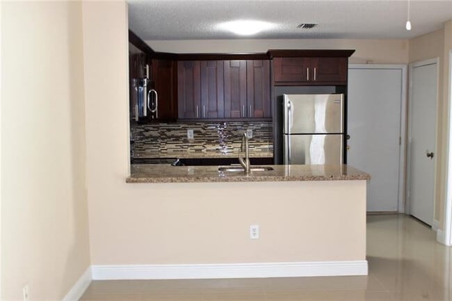 Building Photo - 2040 N University Dr