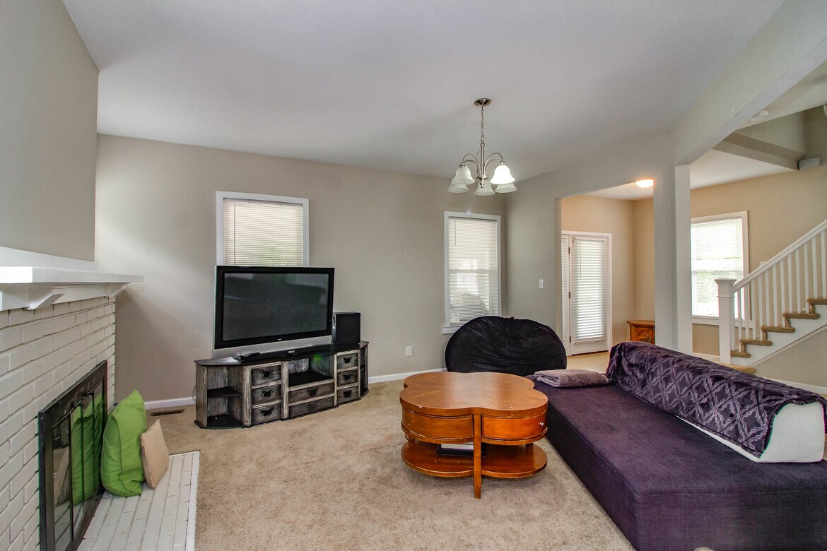 Building Photo - 5800 Hampton Blvd
