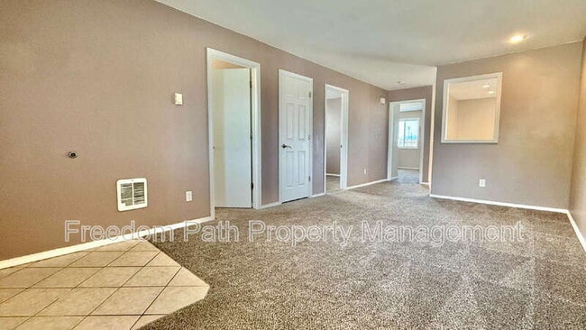 Building Photo - 13904 Cassia St