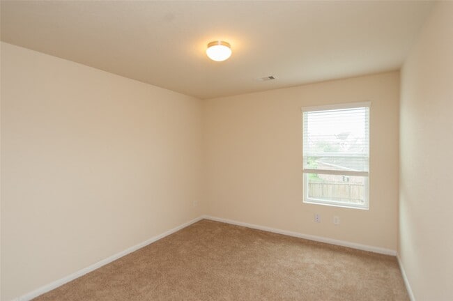 Building Photo - 18519 Each Elm Way