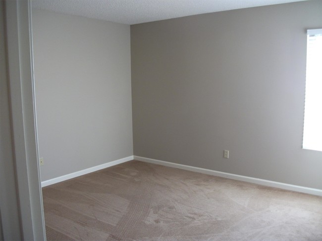 Building Photo - 1105 Walters Dr