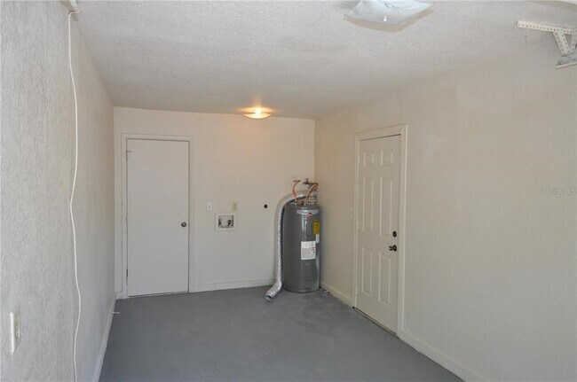Building Photo - 1743 Ave C NE
