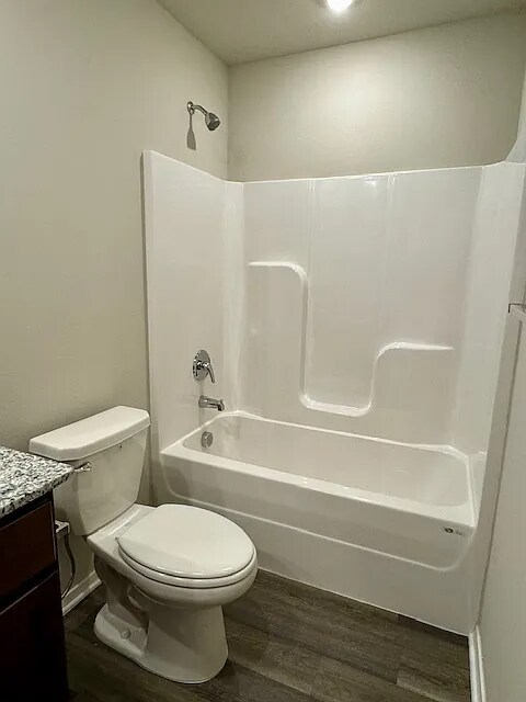 Building Photo - 2440 N Raven Ln