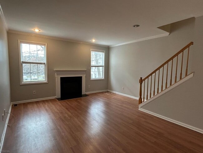 Building Photo - 450 Hartford Dr