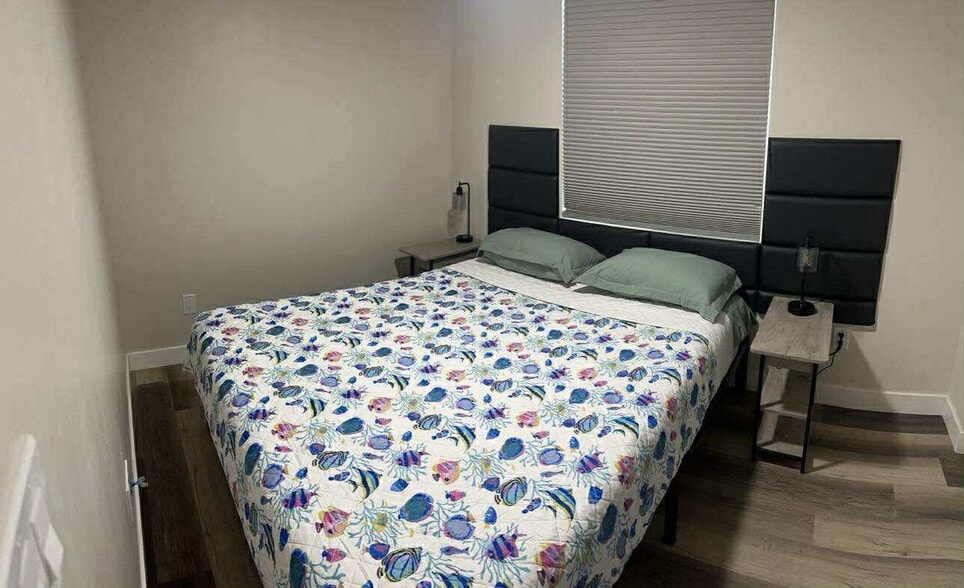 Building Photo - 4762 Voltaire St