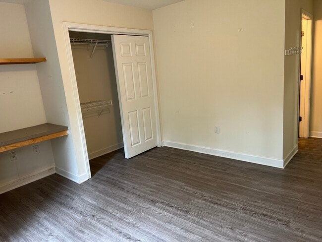 Building Photo - 302 Harts Cove Way