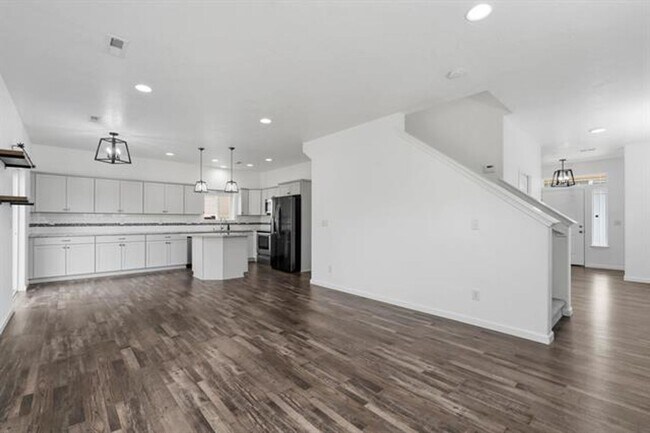 Building Photo - 124 S Glenbrook Ct