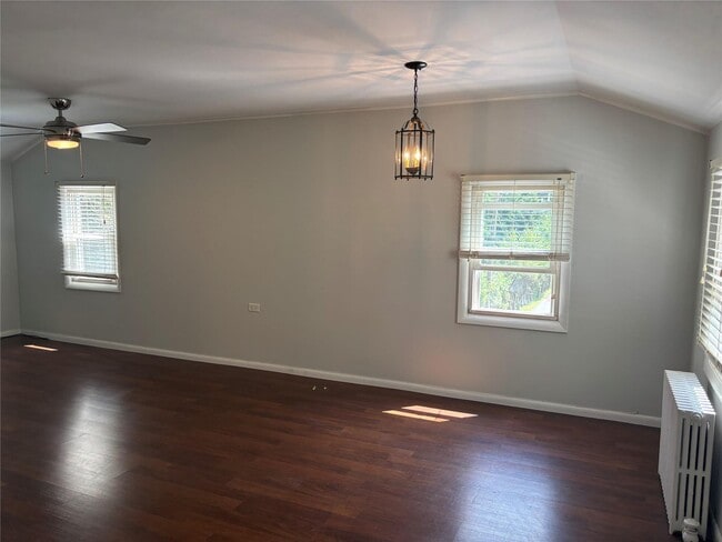 Building Photo - 149 Pleasantville Rd