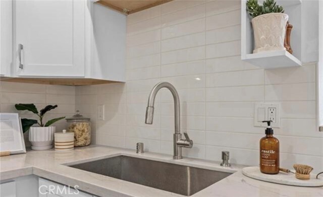 Building Photo - 25786 Via Lomas