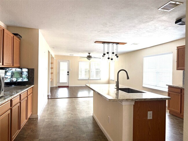 Building Photo - 15906 Arapaho Bend Ln