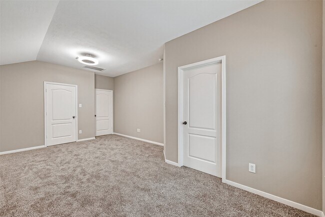 Building Photo - 5403 Canyon Hollow Dr