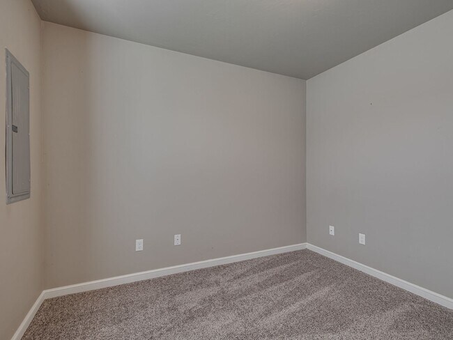 Building Photo - 8813 SW 55th St