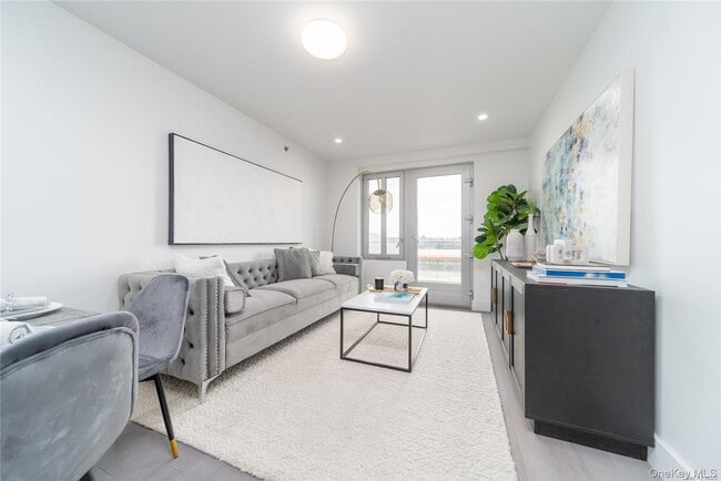 Building Photo - 131-19 Fowler Ave