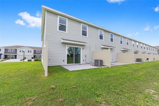 Building Photo - 8247 SW 67th Ave