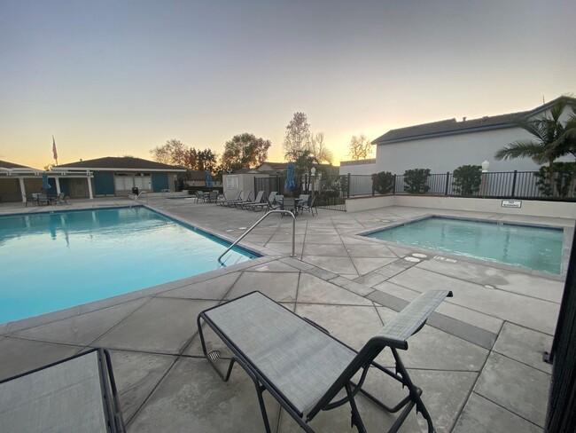 Building Photo - Luxurious 3 Bedroom Cypress Townhouse for ...