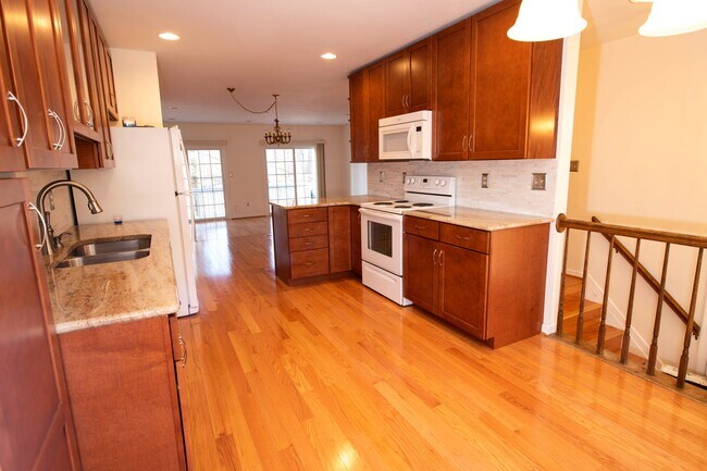 Building Photo - 7259 Swan Point Way