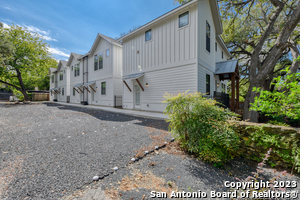 Building Photo - 204 Melrose Pl