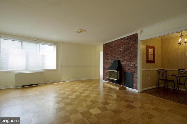 Building Photo - 10201 Grosvenor Pl