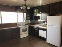 Building Photo - SPACIOUS Upper 2 bedroom unit, Bellflower -- CALL US TODAY!!