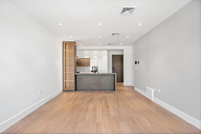 Building Photo - 67 Walnut Pl