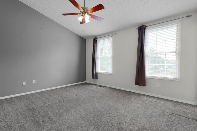 Building Photo - 299 Iris Trail Dr