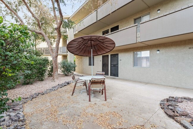 Building Photo - 7625 E Camelback Rd