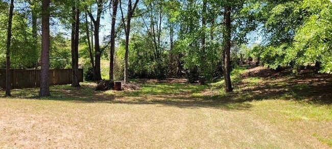 Building Photo - 310 Andrew Ridge Dr