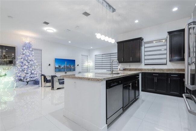 Building Photo - 9735 W 34th Ct