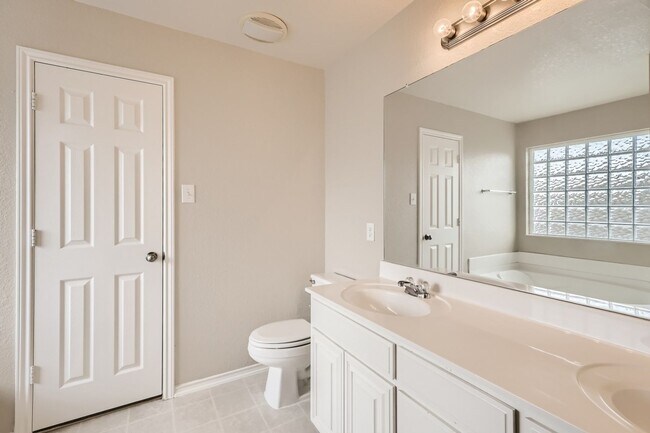 Building Photo - Less than 7 miles from Randolph AFB! Lawn care included!