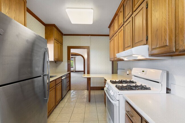 Building Photo - 2910 Nanihale Pl
