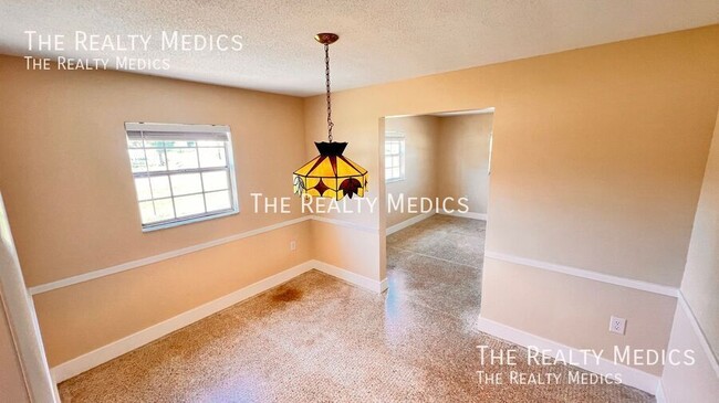 Building Photo - 4709 Redfern Dr