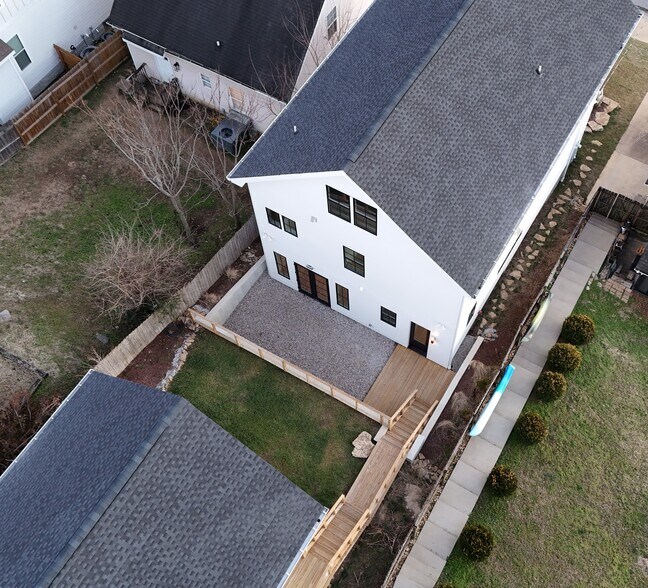 Building Photo - 1010 Wade Ave