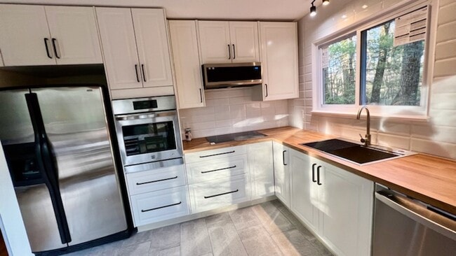 Building Photo - 15 Norfolk Ct